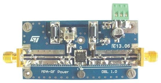 Evaluation Board Based On PD84008L-E 5 W, 740 - 950 MHz