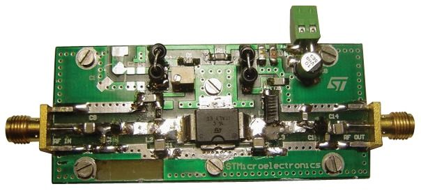 Eight Watt / 400 - 500 Mhz Evaluation Board Based On PD55008-E