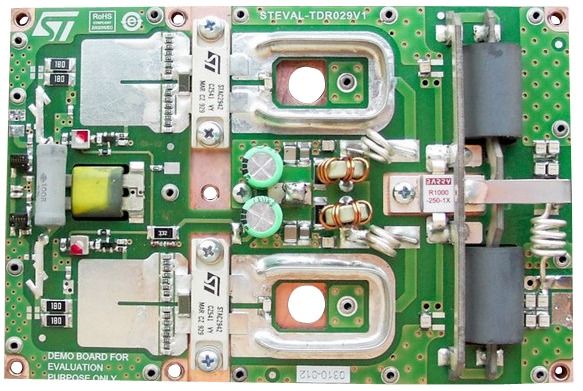 DEMO Board Using 2X STAC2942B For FM Broadcast Application
